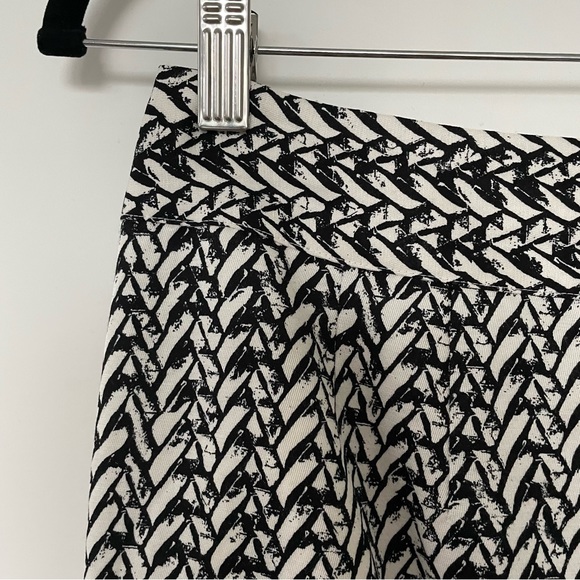 Banana republic pencil skirt - Picture 2 of 10